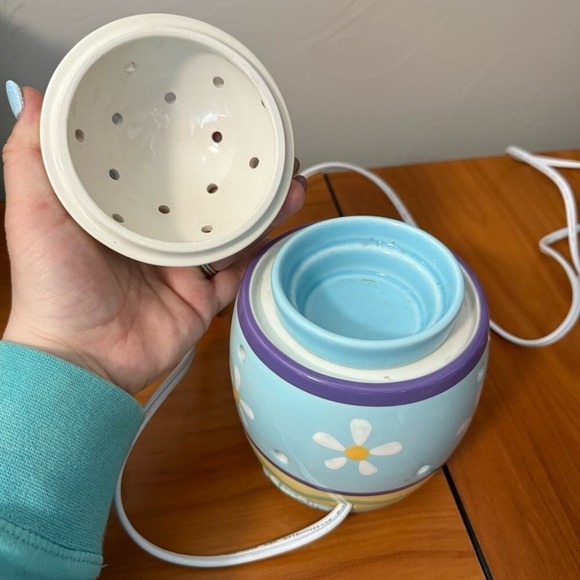 Scentsy Easter Egg Full Size Wax Warmer Plug In Tested Working Pastel Spring - Picture 4 of 7
